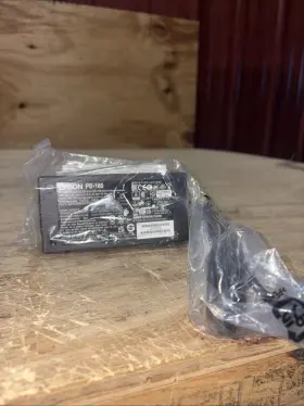M0098905 Epson M195e Us Ps-180 Ac Adapter Power Supply 100-240v 50-60hz 1.3a