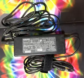 18386 Toshiba Genuine Ac Adapter Model With Cord